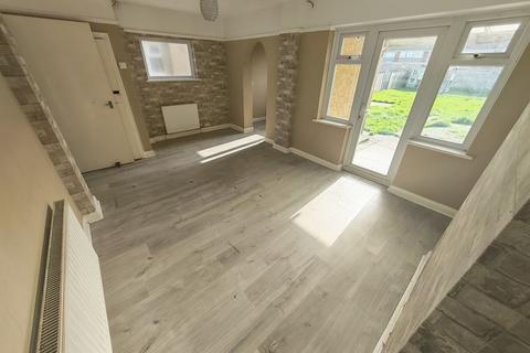 3 bedroom semi-detached house for sale, Goshawk Gardens, Hayes