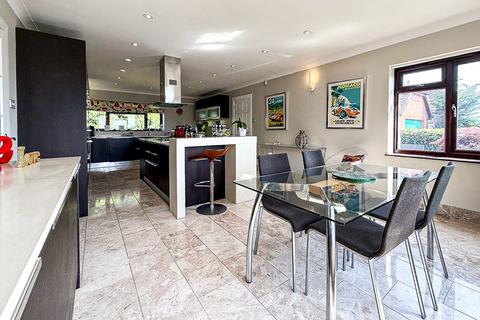 5 bedroom detached house for sale, Downhall Drive, Bridgwater TA6