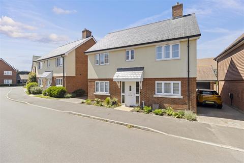 5 bedroom detached house for sale, Trefoil Road, Hellingly, Hailsham
