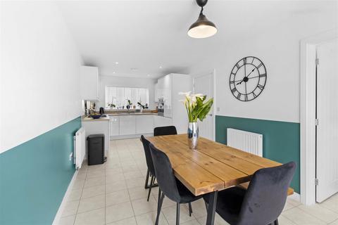 5 bedroom detached house for sale, Trefoil Road, Hellingly, Hailsham