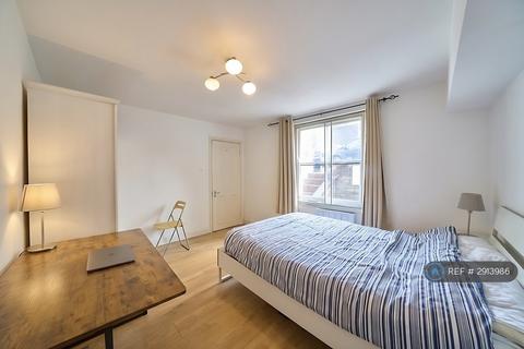 1 bedroom in a flat share to rent, Lillie Road, London, SW6