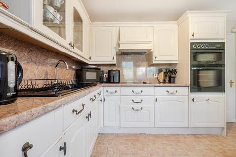 2 bedroom semi-detached house for sale, Rochford Court, Shirley, Solihull, West Midlands, B90