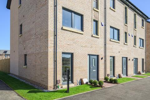 4 bedroom townhouse for sale, Plot 202, The Bute – Mid Terrace at Rosebery Wynd, South Queensferry builyeon road, south queensferry, eh30 9yj EH30 9YJ