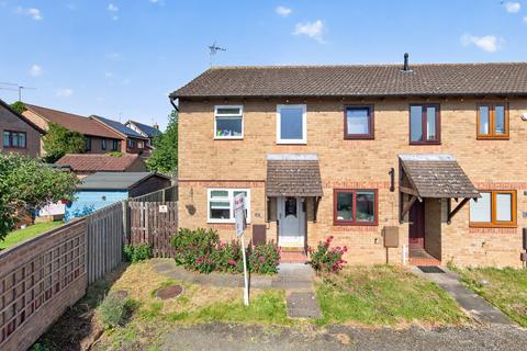 2 bedroom end of terrace house for sale, Swan Close, Burton Latimer, NN15