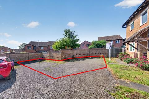 2 bedroom end of terrace house for sale, Swan Close, Burton Latimer, NN15