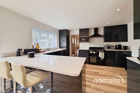 5 bedroom detached house for sale, Exeter Gardens, Yateley, Hampshire