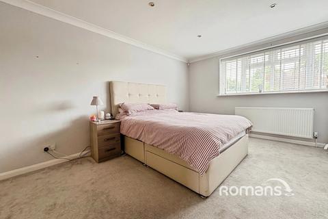 5 bedroom detached house for sale, Exeter Gardens, Yateley, Hampshire