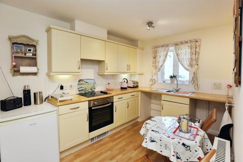 2 bedroom ground floor flat for sale, Vanguard Road, Gosport