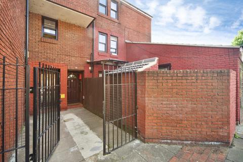 1 bedroom flat for sale, Statham Grove, London, N18