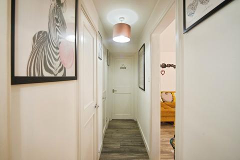 1 bedroom flat for sale, Statham Grove, London, N18