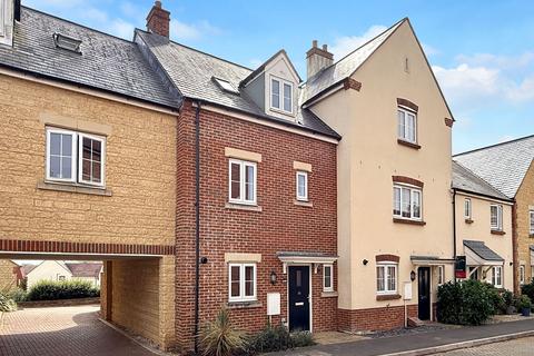3 bedroom terraced house for sale, Wearn Road, Faringdon, SN7