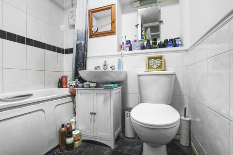 2 bedroom flat for sale, River Meads, Stanstead Abbotts, SG12