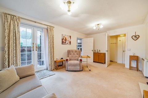 1 bedroom retirement property for sale, Oakmead Green, Epsom KT18