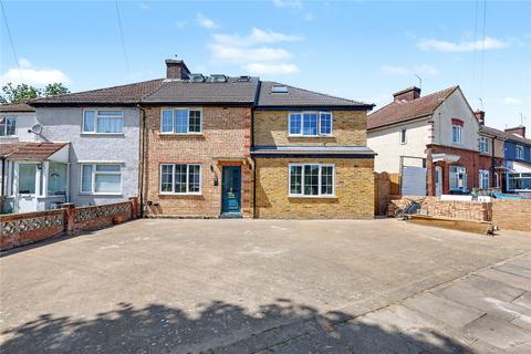Broadfield Square, Enfield, EN1