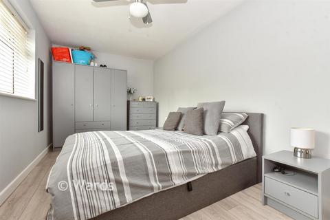 1 bedroom ground floor flat for sale, Mentmore Road, Ramsgate CT12