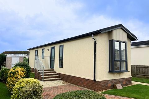 2 bedroom park home for sale, Christchurch Road, New Milton BH25