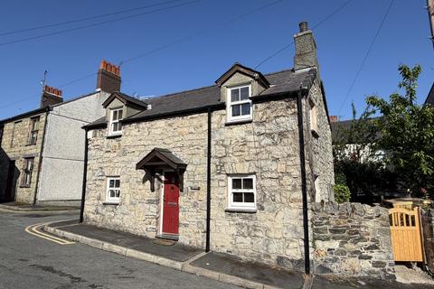 2 bedroom cottage for sale, Strand Street, Bangor, Gwynedd, LL57