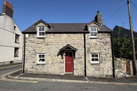 2 bedroom cottage for sale, Strand Street, Bangor, Gwynedd, LL57