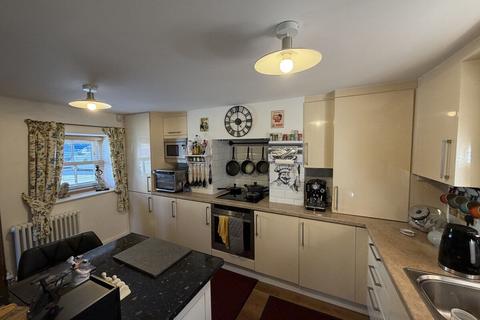 2 bedroom cottage for sale, Strand Street, Bangor, Gwynedd, LL57