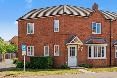 3 bedroom semi-detached house for sale, Cornflower Drive, Evesham WR11
