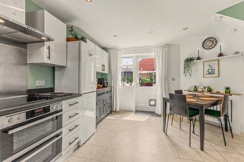 3 bedroom semi-detached house for sale, Cornflower Drive, Evesham WR11