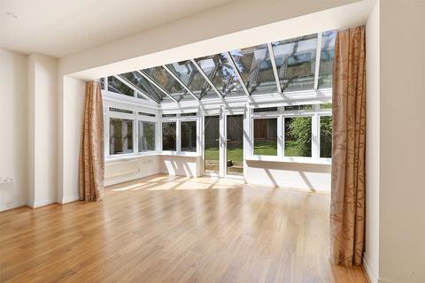 4 bedroom end of terrace house for sale, Caberfeigh Close, Redhill, Surrey, RH1
