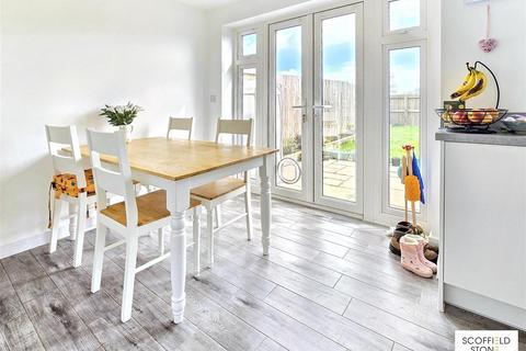 4 bedroom detached house for sale, Wren Close, Hatton, Burton-On-Trent