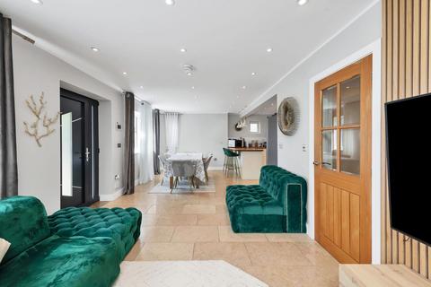 3 bedroom detached house for sale, Hillside, Royston SG8