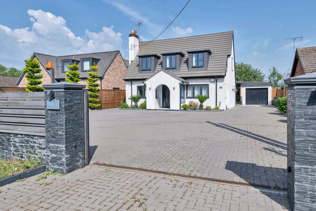 3 bedroom detached house for sale