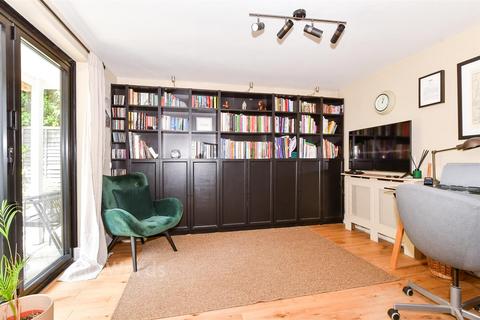 4 bedroom semi-detached house for sale, Warmlake Cottages, Maidstone ME17