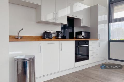2 bedroom flat to rent, Edinburgh House, Harlow, CM20