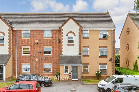 1 bedroom flat for sale, Burns Avenue, Chadwell Heath RM6