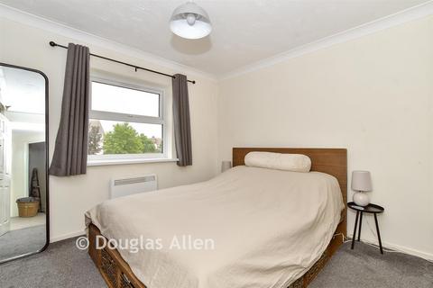 1 bedroom flat for sale, Burns Avenue, Chadwell Heath RM6