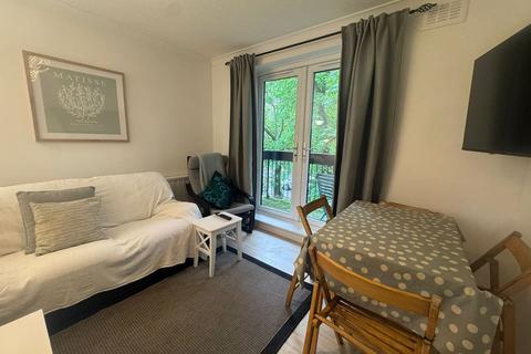 undefined, Wavel Place, London, SE26
