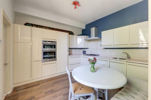 2 bedroom flat for sale, Micheldever Road, Hither Green, SE12