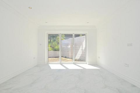 3 bedroom detached house to rent, Waterside,  Chesham,  HP5