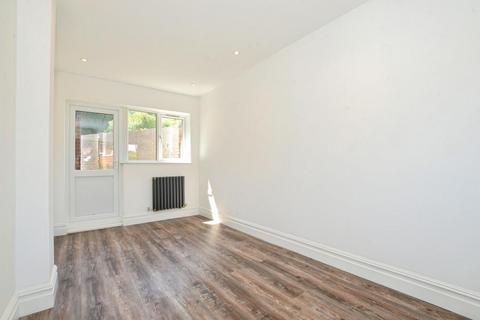 3 bedroom detached house to rent, Waterside,  Chesham,  HP5