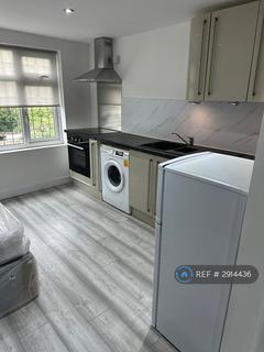 Studio to rent, Lower Addiscombe Road, Croydon, CR0