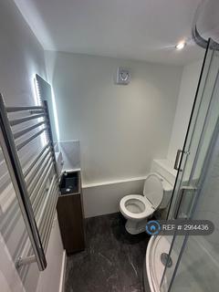 Studio to rent, Lower Addiscombe Road, Croydon, CR0