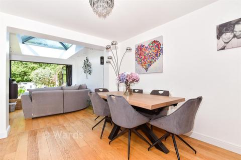 4 bedroom detached house for sale, Beechmore Drive, Chatham ME5
