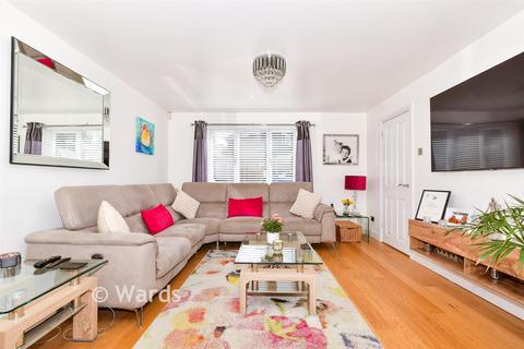 4 bedroom detached house for sale, Beechmore Drive, Chatham ME5