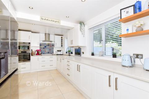 4 bedroom detached house for sale, Beechmore Drive, Chatham ME5