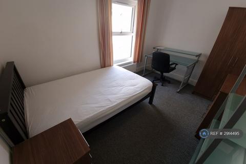 1 bedroom in a house share to rent, Baglan Street, Swansea, SA1