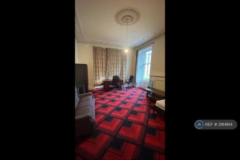 4 bedroom flat to rent, Otago St, Glasgow, G12