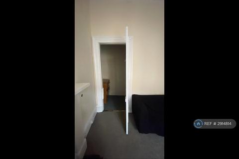 4 bedroom flat to rent, Otago St, Glasgow, G12