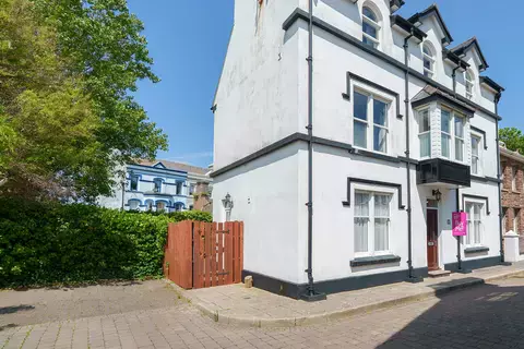 5 bedroom semi-detached house for sale, 2, The Grove, Peel