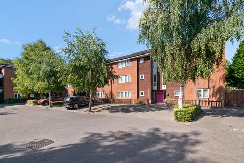 Owen Close, Northolt