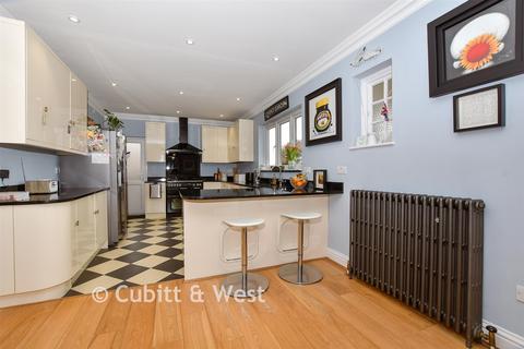 6 bedroom detached house for sale, Kings Avenue, Carshalton Beeches SM5