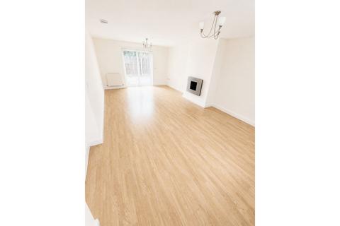 4 bedroom semi-detached house for sale, Coningsby Court, Wrexham, LL13