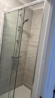 Studio to rent, Chestnut Avenue, Hornchurch RM12